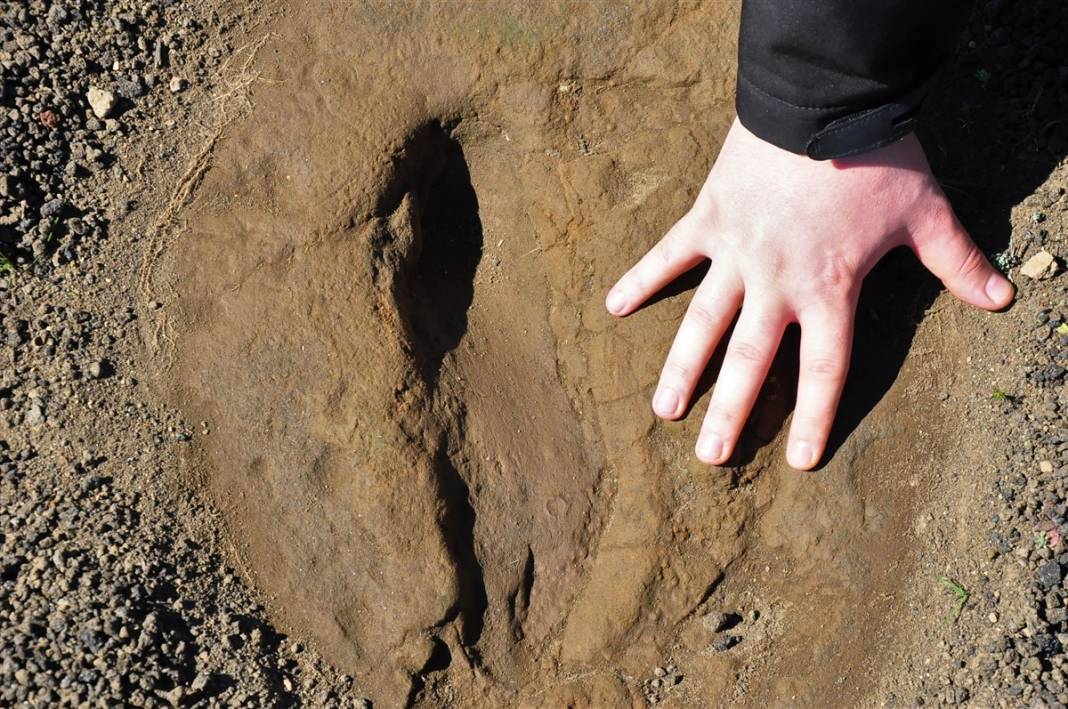 43 numara ayak izinin yeri zarar verilmemesi için gizli tutuluyor 2