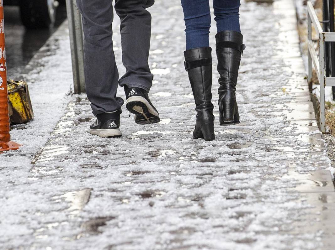 Ankara'da dolu yağışı 1