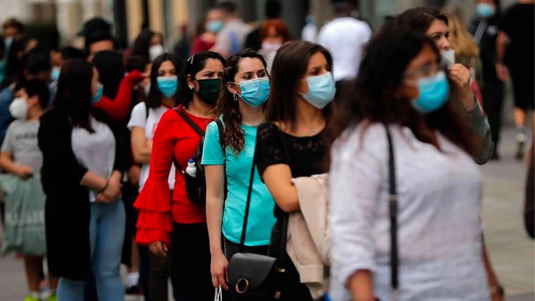 Dünya üçüncüsü Türkiye'yi pandemi de neler bekliyor? İşte olası senaryolar 24