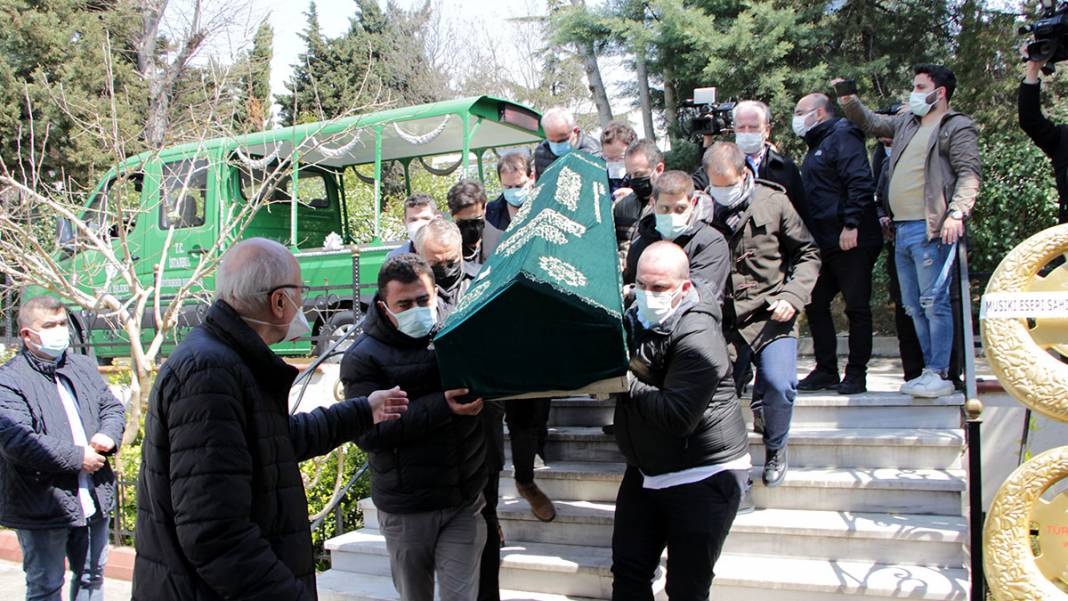 Sevenleri, Mehtap Ar'ı son yolculuğuna uğurladı 2