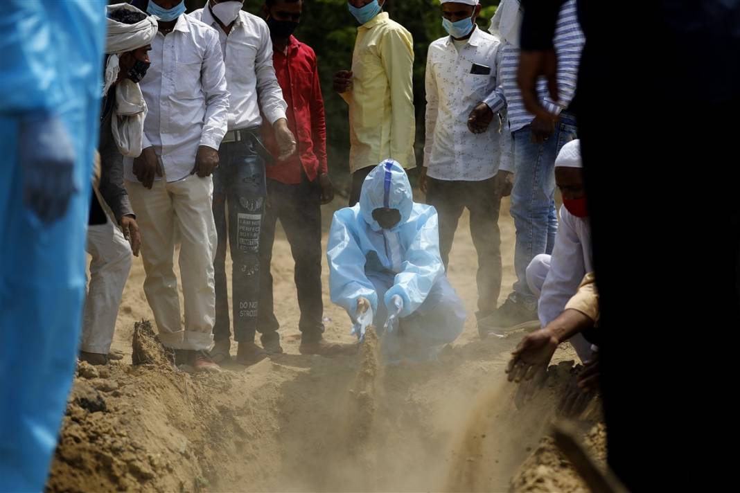 Dünyada Hindistan alarmı: Yardım için çağrı üstüne çağrı 1