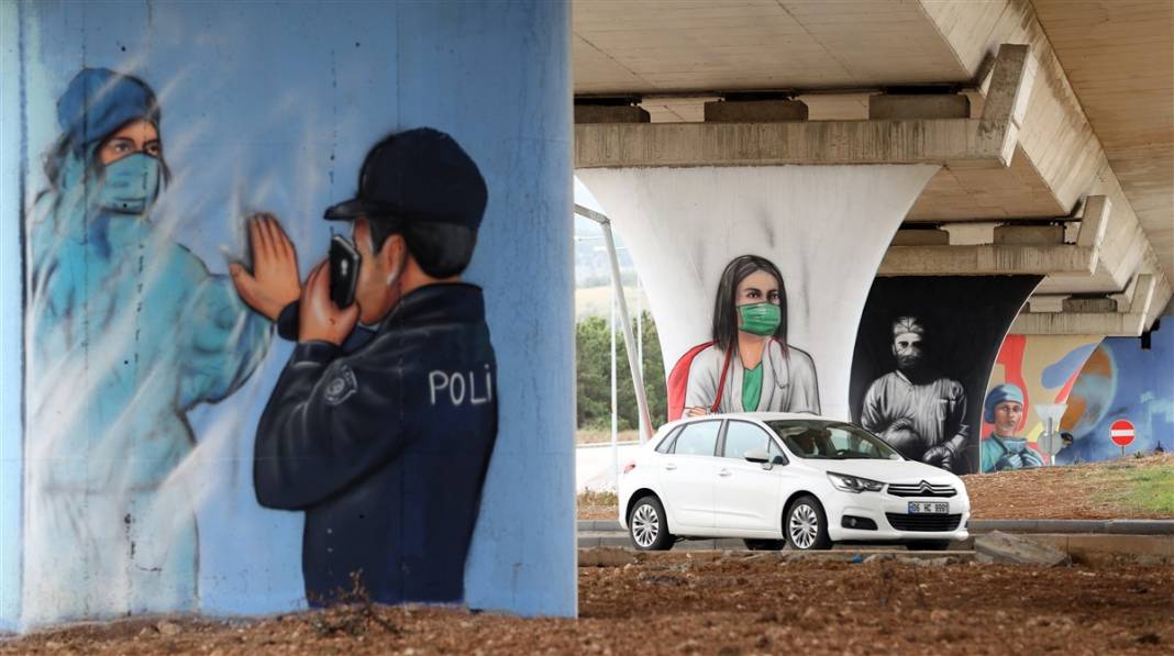 Mansur Yavaş sosyal medyadan paylaştı! Sağlık çalışanlarına grafiti yolu 5