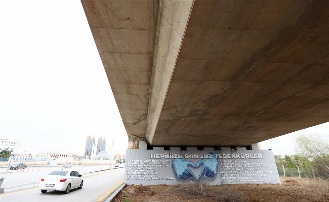 Mansur Yavaş sosyal medyadan paylaştı! Sağlık çalışanlarına grafiti yolu 8