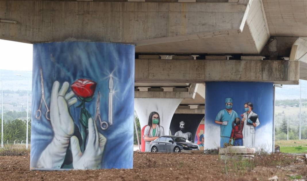 Mansur Yavaş sosyal medyadan paylaştı! Sağlık çalışanlarına grafiti yolu 12