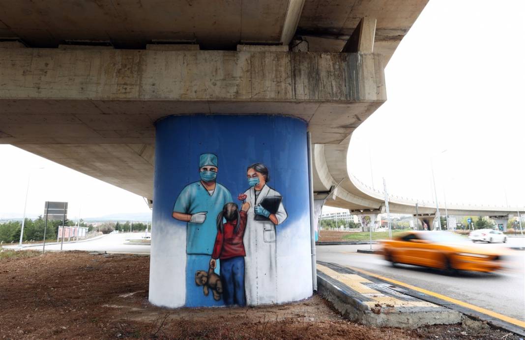 Mansur Yavaş sosyal medyadan paylaştı! Sağlık çalışanlarına grafiti yolu 16