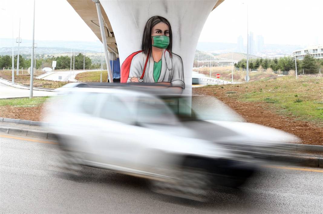 Mansur Yavaş sosyal medyadan paylaştı! Sağlık çalışanlarına grafiti yolu 17