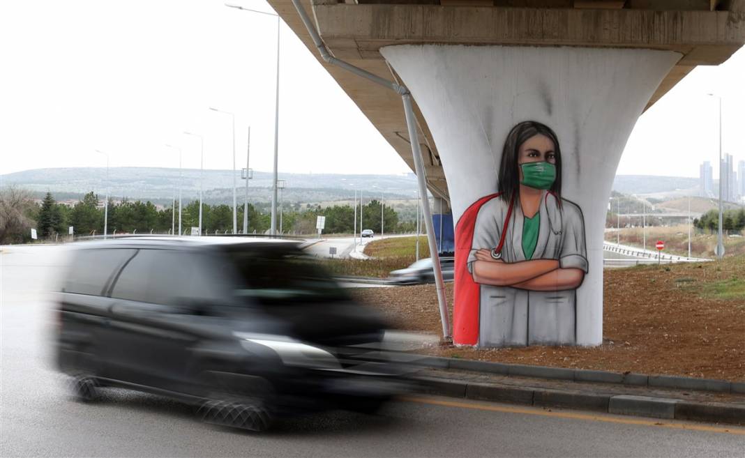 Mansur Yavaş sosyal medyadan paylaştı! Sağlık çalışanlarına grafiti yolu 18