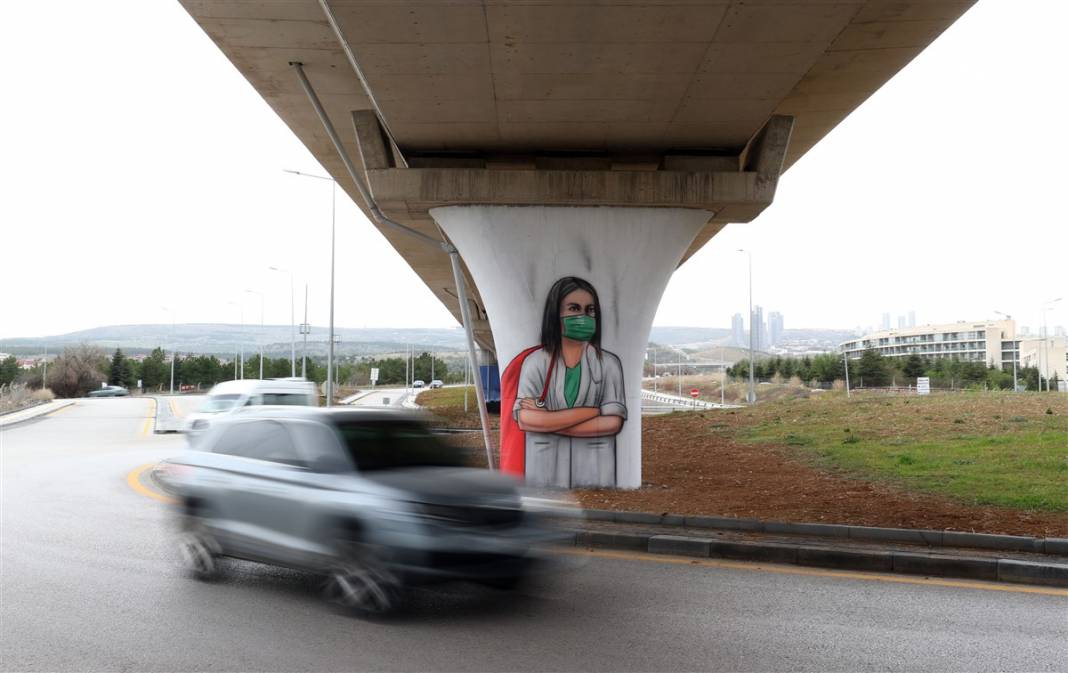 Mansur Yavaş sosyal medyadan paylaştı! Sağlık çalışanlarına grafiti yolu 19