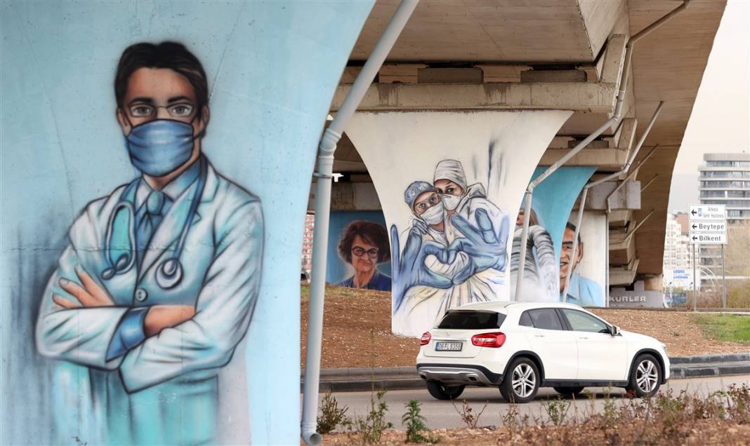 Mansur Yavaş sosyal medyadan paylaştı! Sağlık çalışanlarına grafiti yolu 34