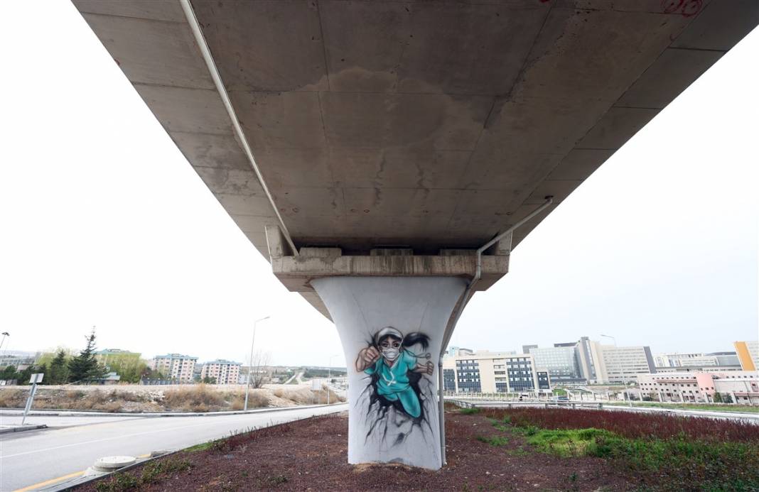 Mansur Yavaş sosyal medyadan paylaştı! Sağlık çalışanlarına grafiti yolu 38