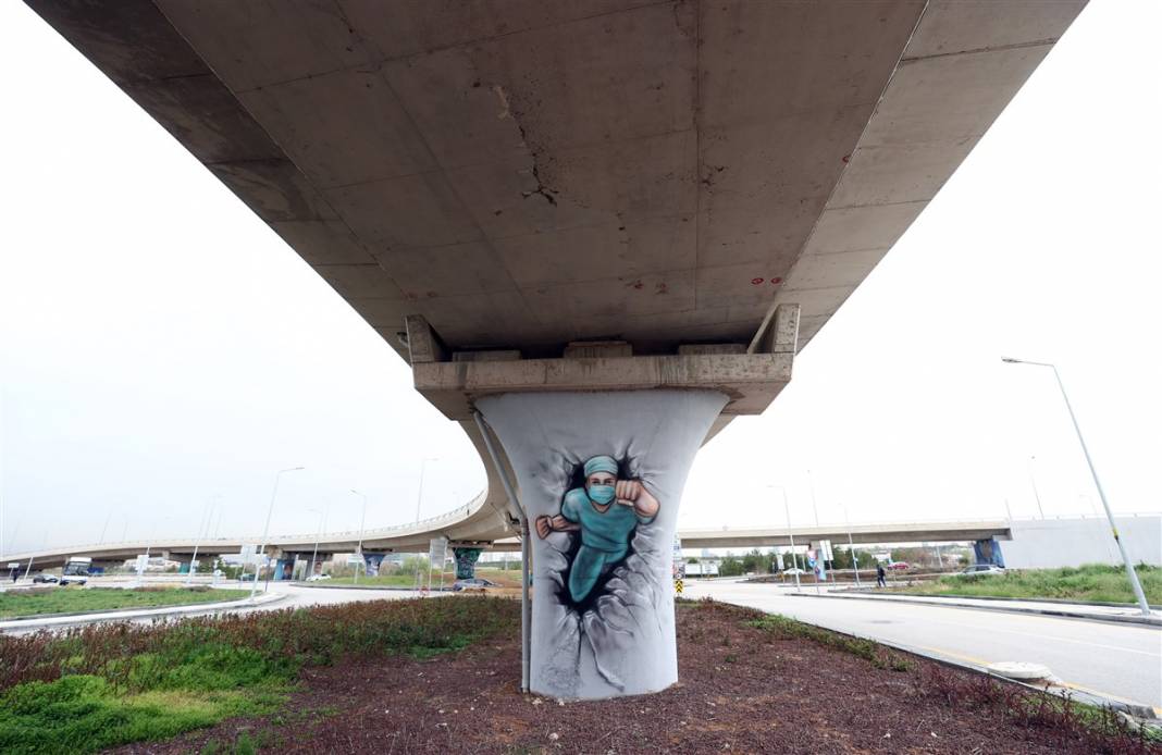 Mansur Yavaş sosyal medyadan paylaştı! Sağlık çalışanlarına grafiti yolu 40