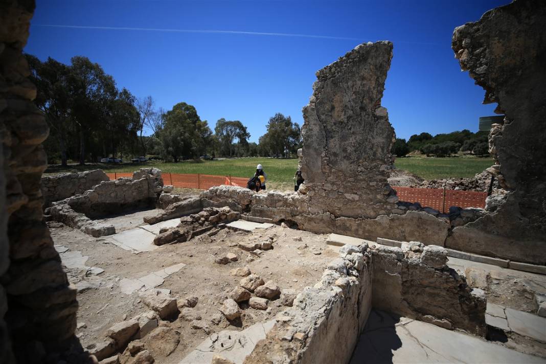 Antik kentte bulundu! Üzerinde dünyaca ünlü teknoloji firmasının ismi yazıyor 6