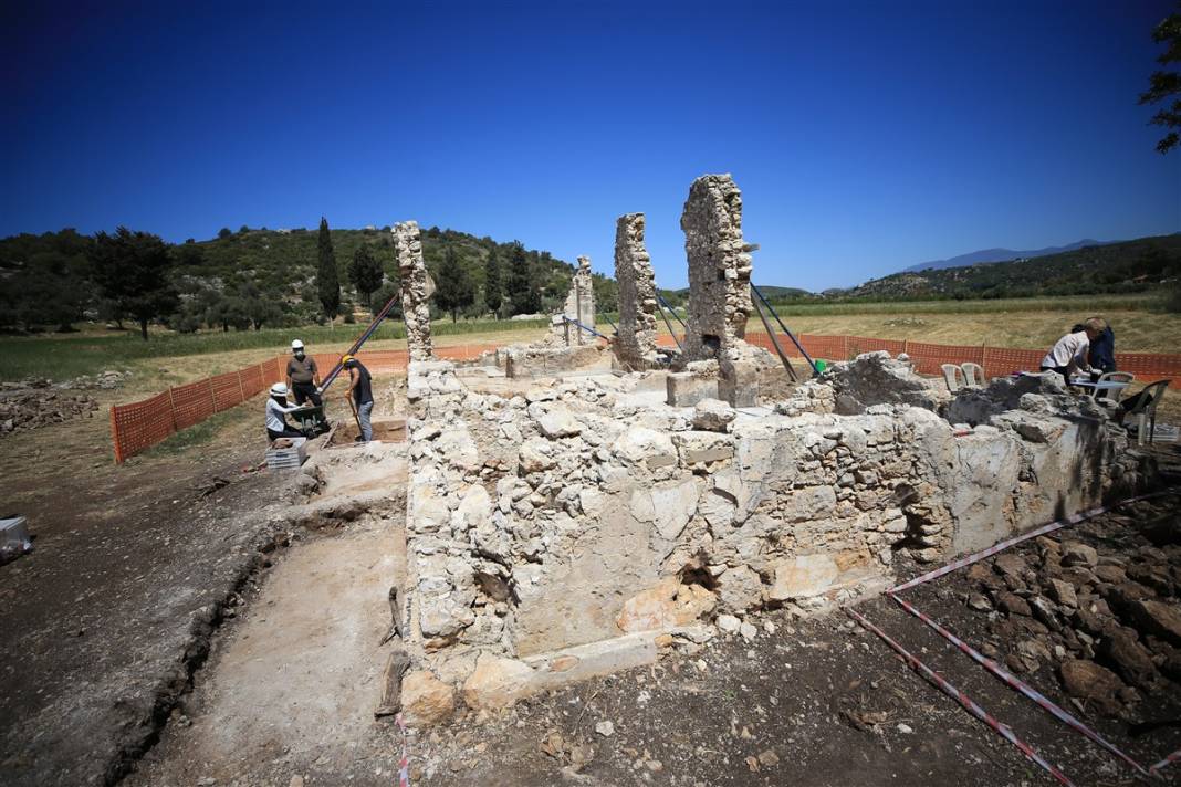 Antik kentte bulundu! Üzerinde dünyaca ünlü teknoloji firmasının ismi yazıyor 7