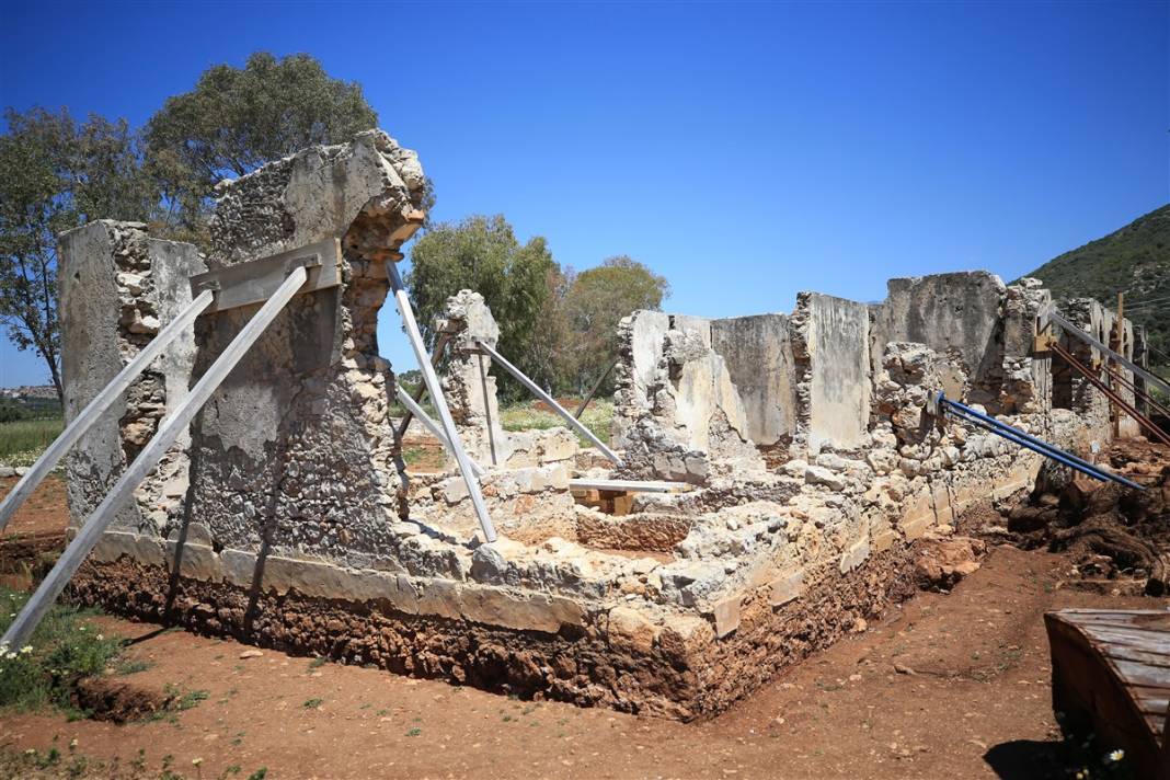 Antik kentte bulundu! Üzerinde dünyaca ünlü teknoloji firmasının ismi yazıyor 13