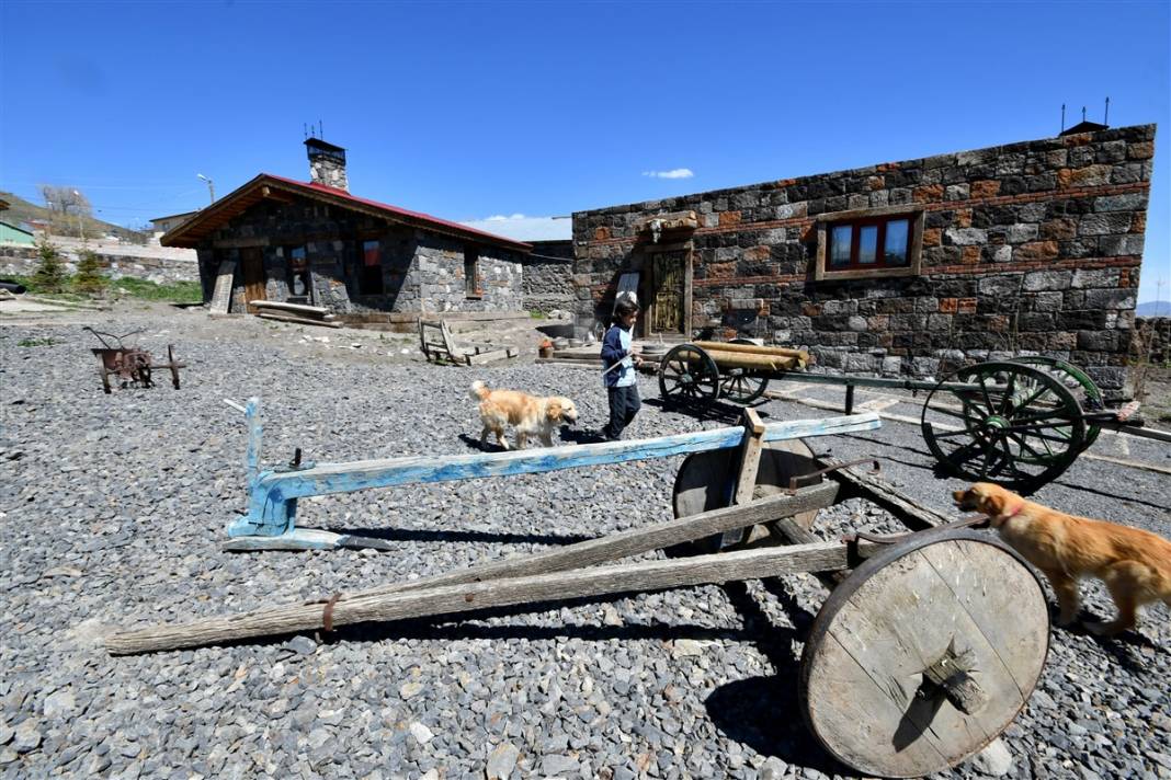 İngiliz ve Rusların Kars'taki gözdesi: Kapıdan gireni geçmişe götürüyor