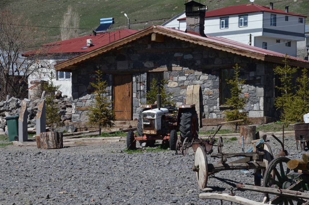 İngiliz ve Rusların Kars'taki gözdesi: Kapıdan gireni geçmişe götürüyor