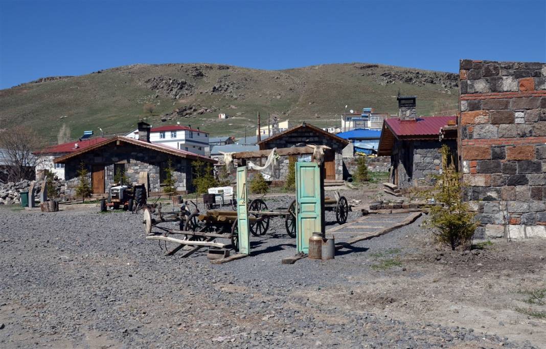 İngiliz ve Rusların Kars'taki gözdesi: Kapıdan gireni geçmişe götürüyor