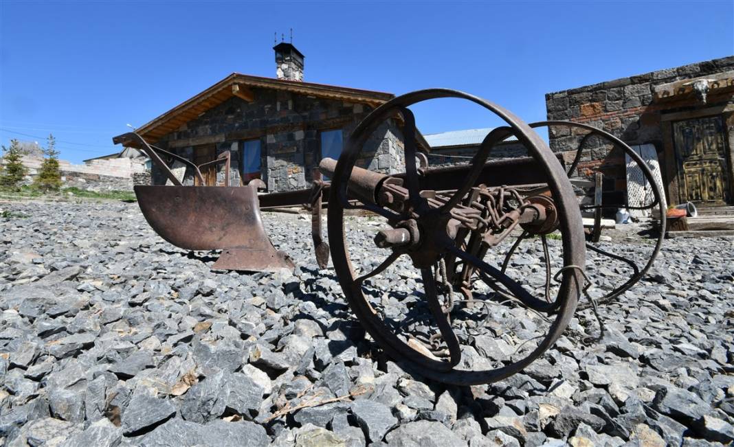 İngiliz ve Rusların Kars'taki gözdesi: Kapıdan gireni geçmişe götürüyor