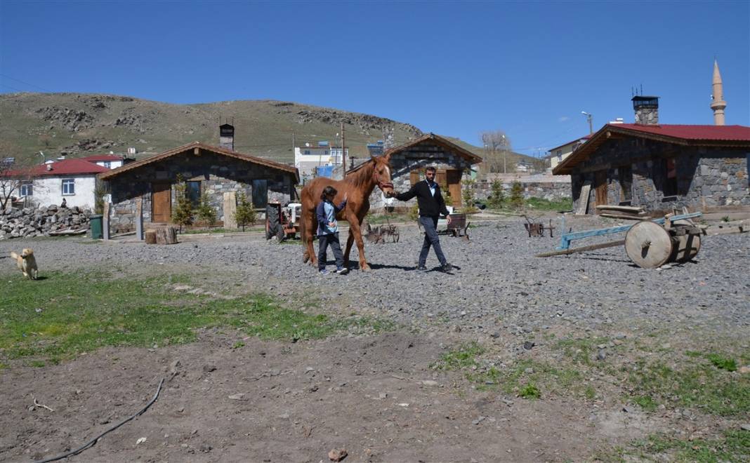 İngiliz ve Rusların Kars'taki gözdesi: Kapıdan gireni geçmişe götürüyor