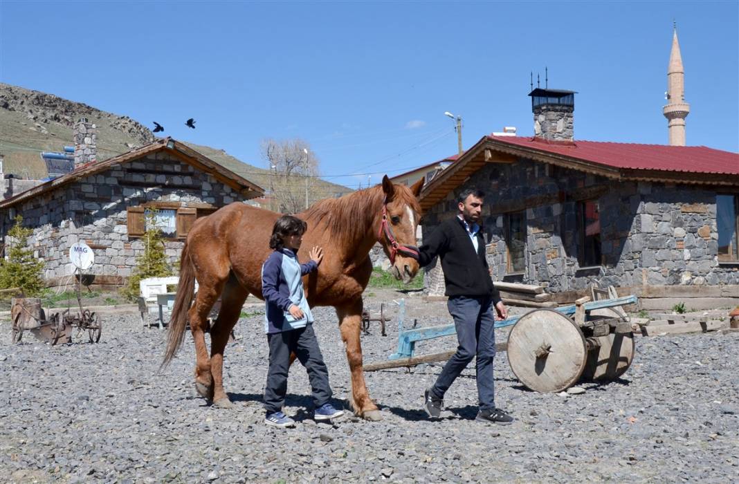 İngiliz ve Rusların Kars'taki gözdesi: Kapıdan gireni geçmişe götürüyor