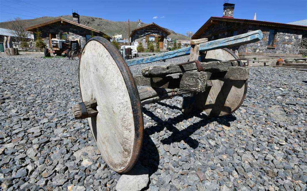 İngiliz ve Rusların Kars'taki gözdesi: Kapıdan gireni geçmişe götürüyor