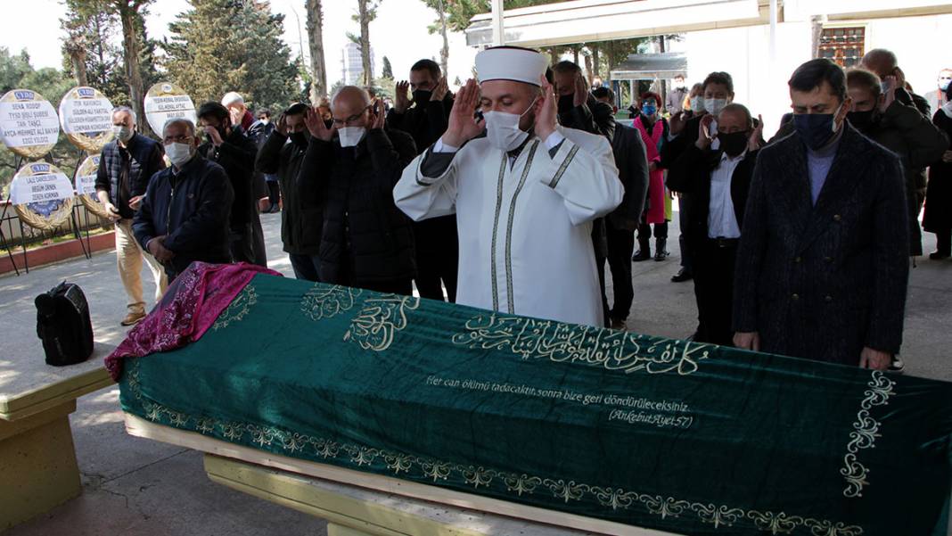 Sevenleri, Mehtap Ar'ı son yolculuğuna uğurladı 3