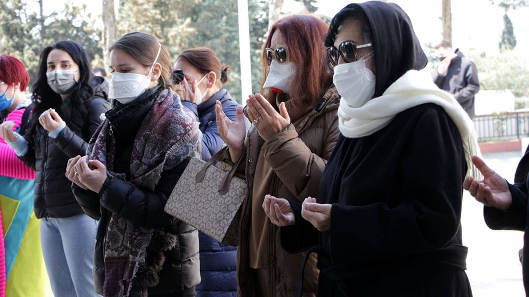 Sevenleri, Mehtap Ar'ı son yolculuğuna uğurladı 4