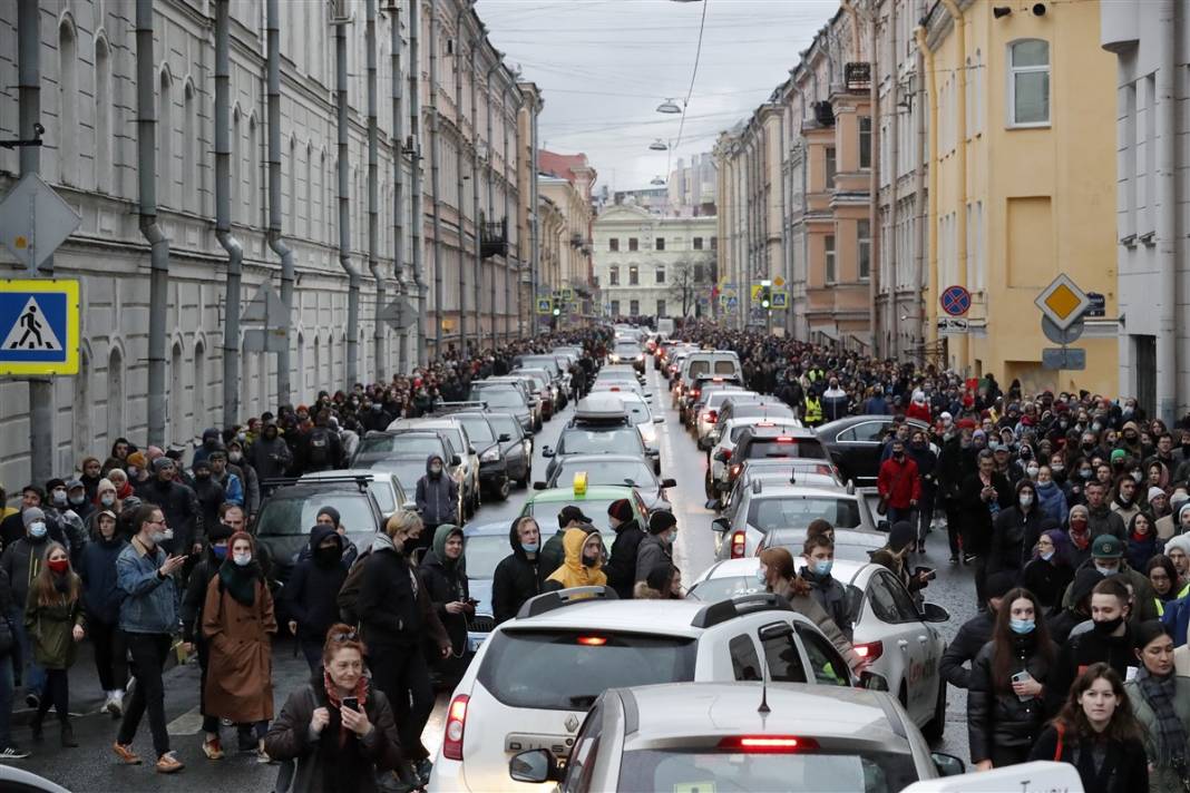 Navalny protestolarında gözaltı sayısı 1400'ü aştı 2