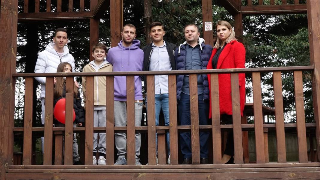 Milyonlarca yüz arasından seçildi! Trabzonsporlu Mert ABD yolcusu 9