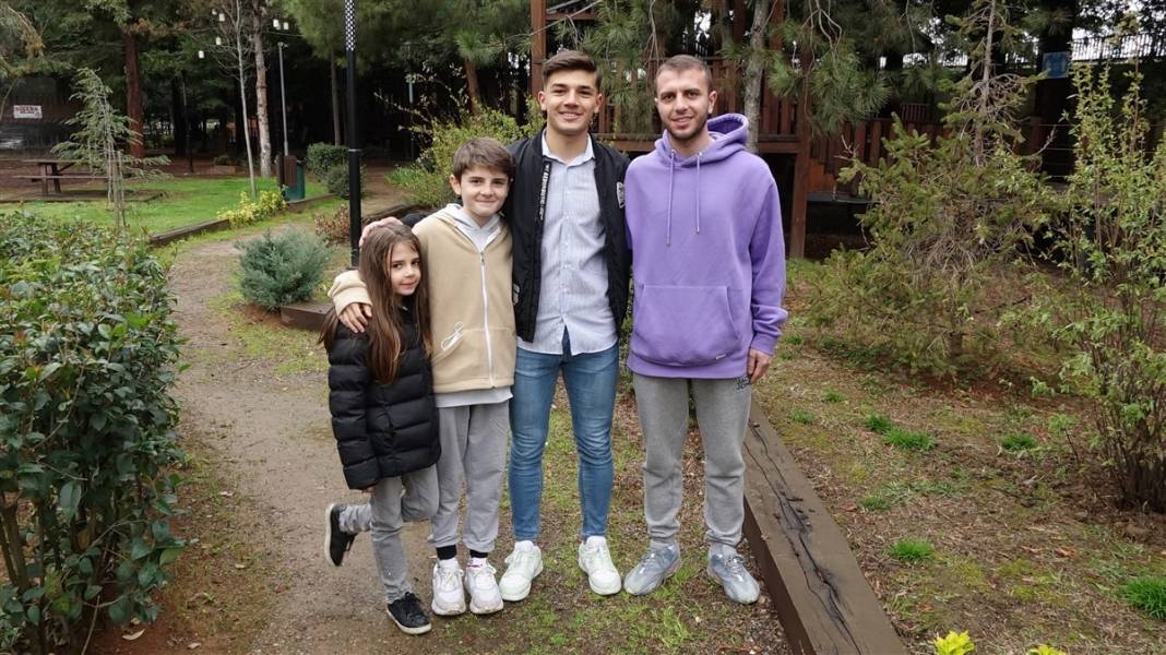 Milyonlarca yüz arasından seçildi! Trabzonsporlu Mert ABD yolcusu 12