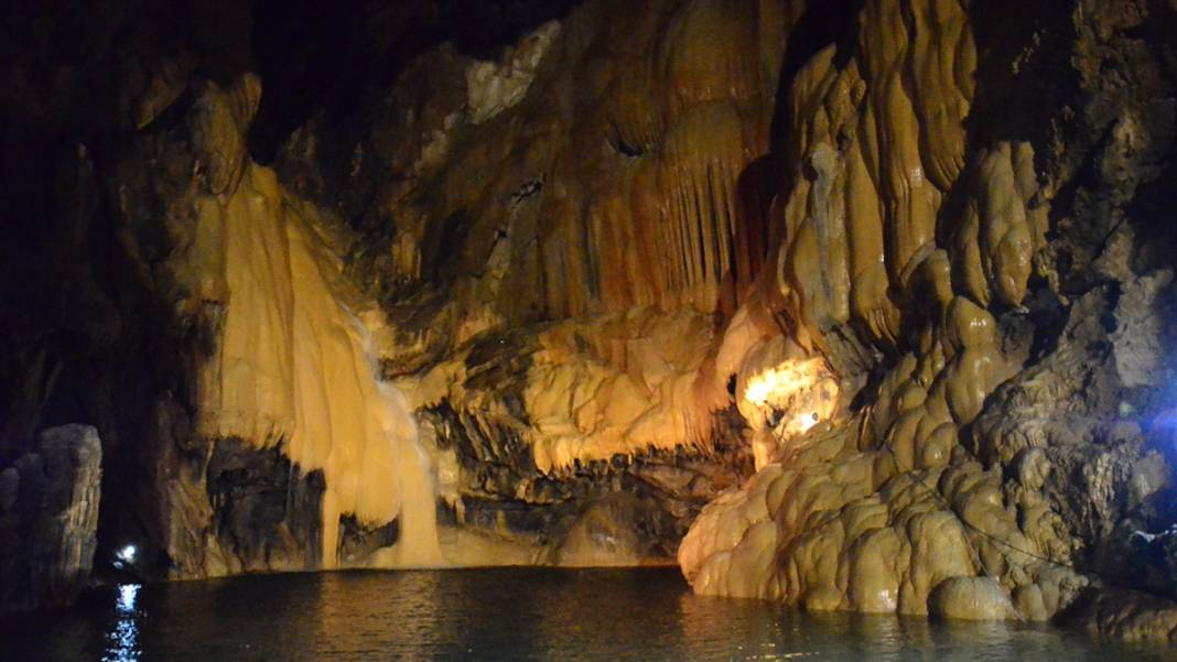 Dünyaca ünlü Altınbeşik Mağarası sessizliğe büründü 8