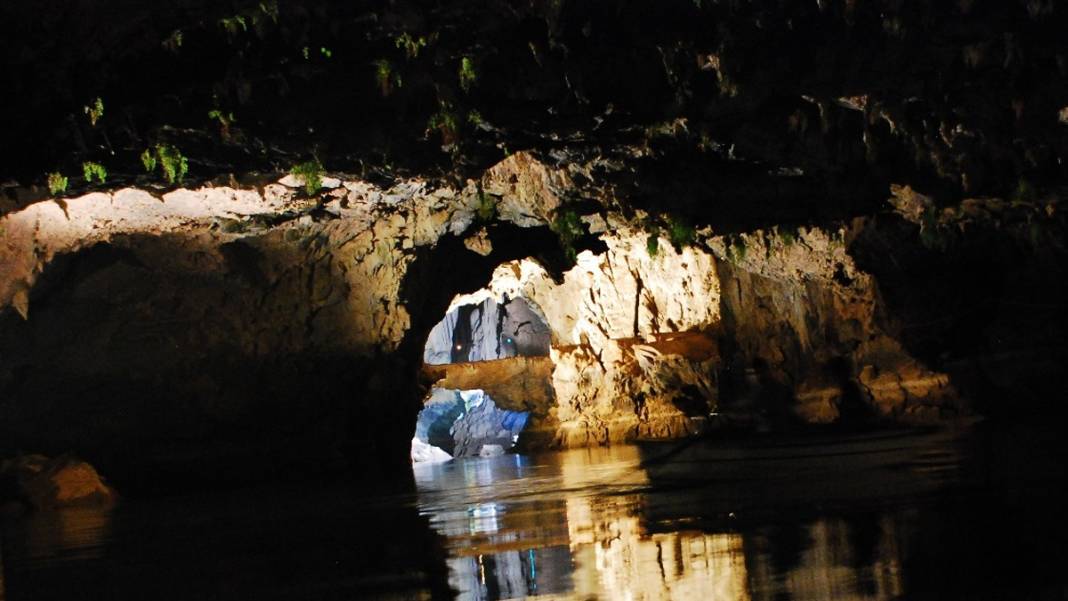 Dünyaca ünlü Altınbeşik Mağarası sessizliğe büründü 9