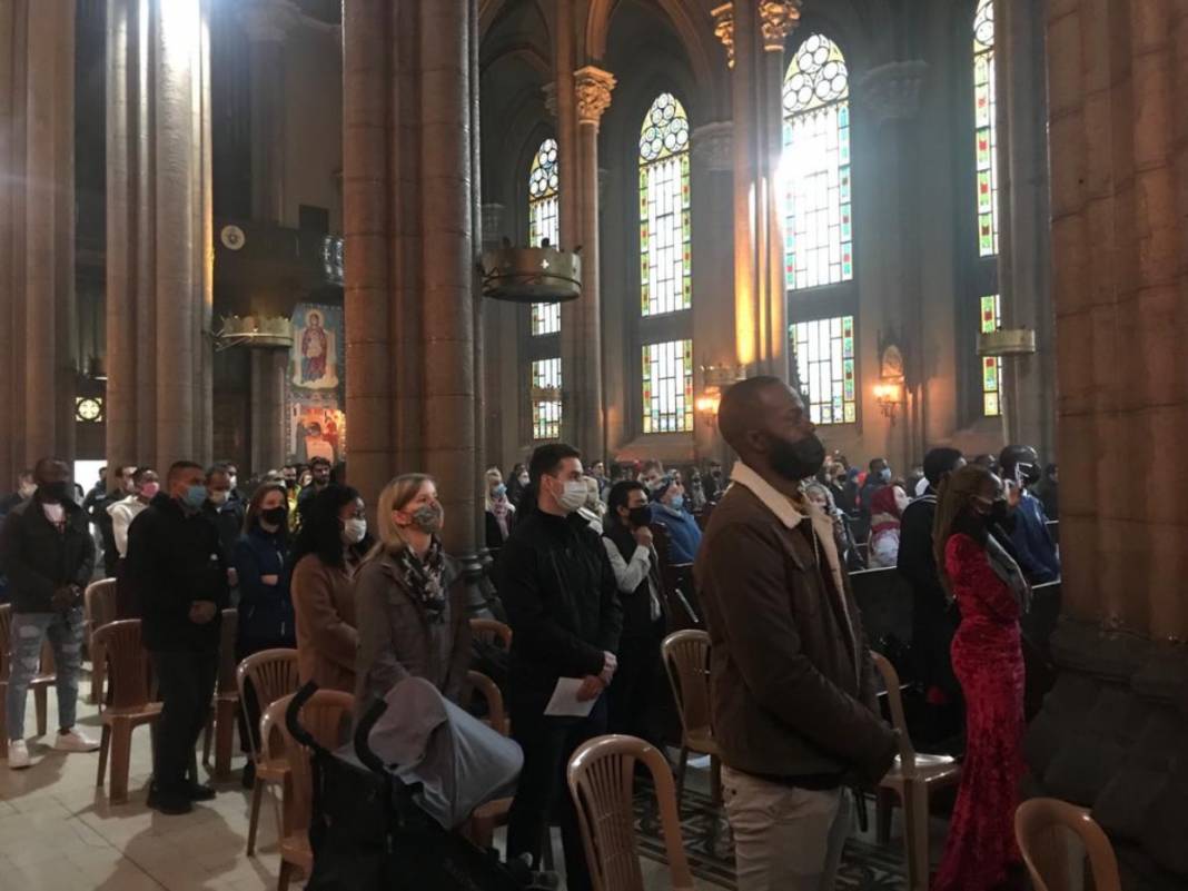 St. Antuan Kilisesi'nde Paskalya ayini 4