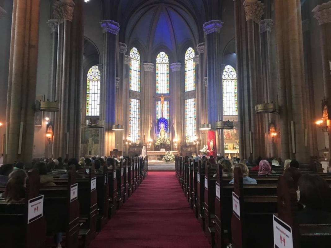 St. Antuan Kilisesi'nde Paskalya ayini 5
