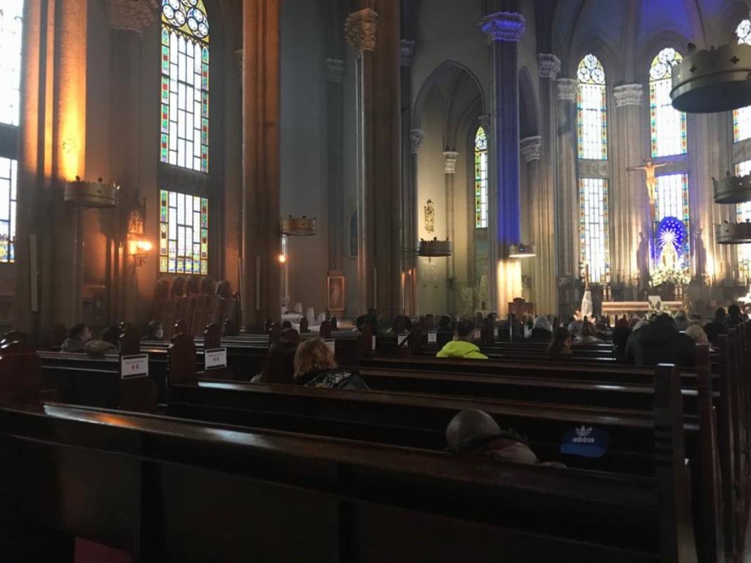 St. Antuan Kilisesi'nde Paskalya ayini 8