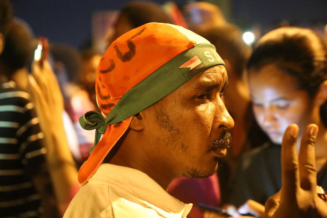 Sudan'daki protestoda 2 kişi hayatını kaybetti 1