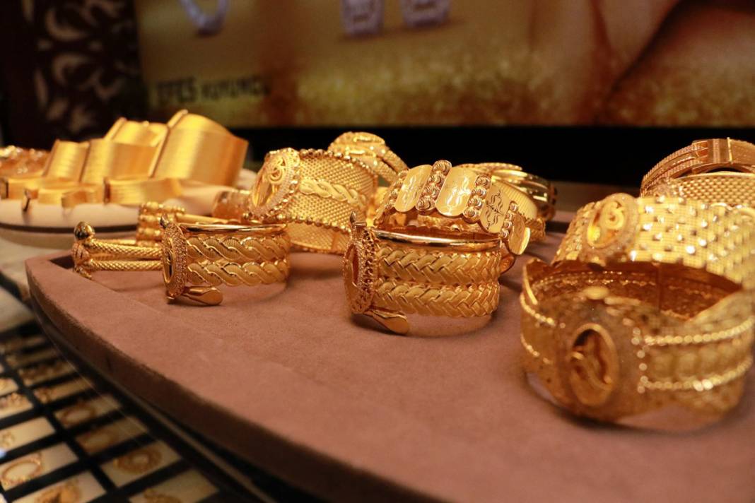 Uzmanından dikkat çeken altın yorumu: Sınıra dayandı şakası yok 11