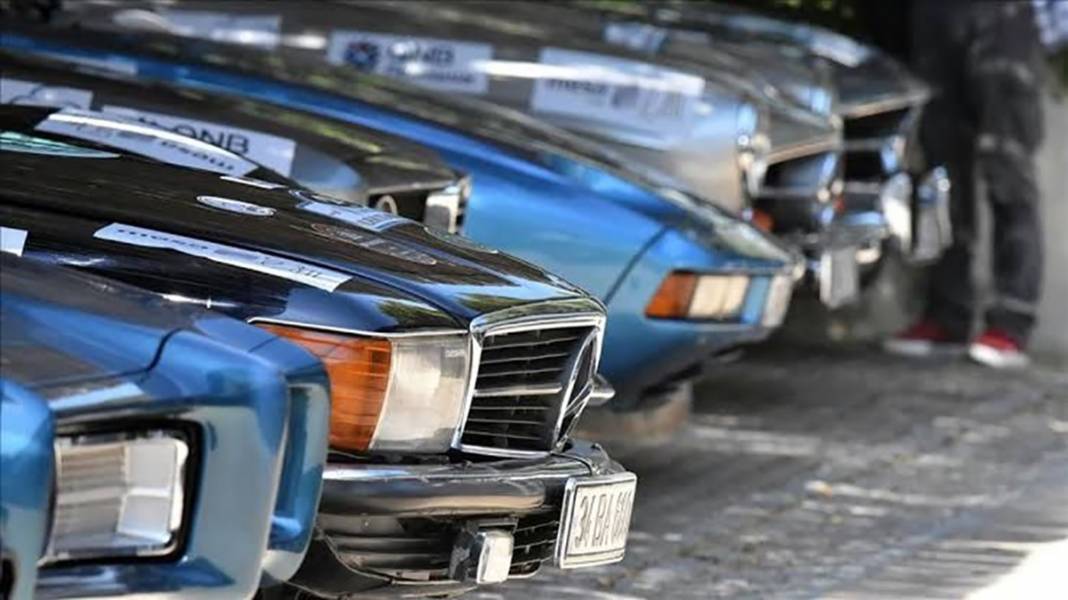 İstanbullular şikayet etmesin! Dünyanın en uzun  trafik sıkışıklığı kaç gün sürdü? 13