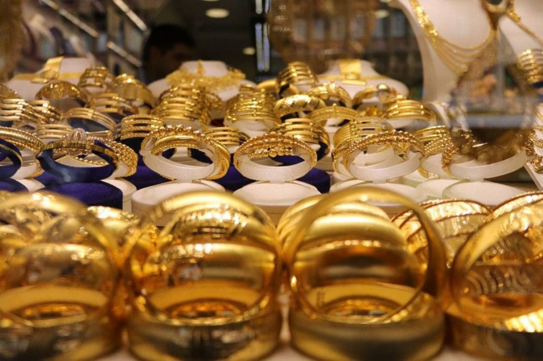 Uzmanından dikkat çeken altın yorumu: Sınıra dayandı şakası yok 15