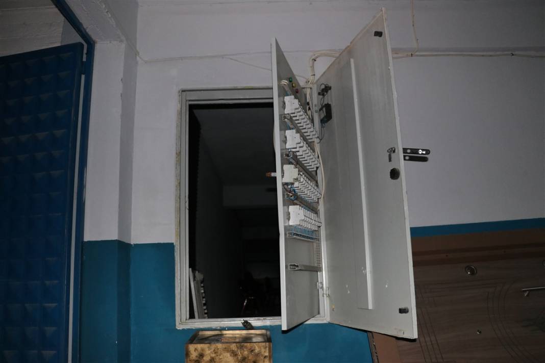 Polis böyle girdi! Hepsi gizli bölmeden çıktı... 1