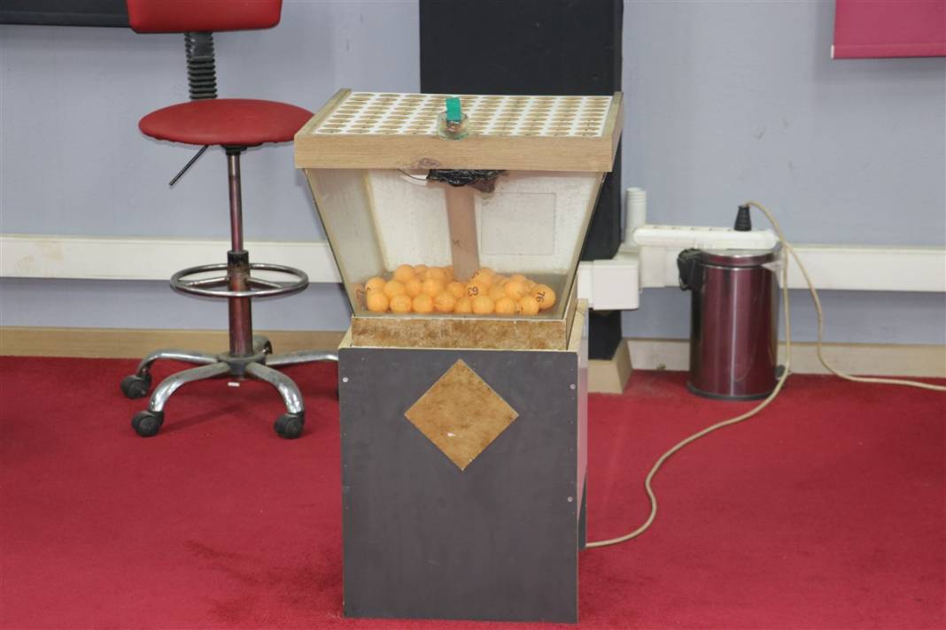 Polis böyle girdi! Hepsi gizli bölmeden çıktı... 14