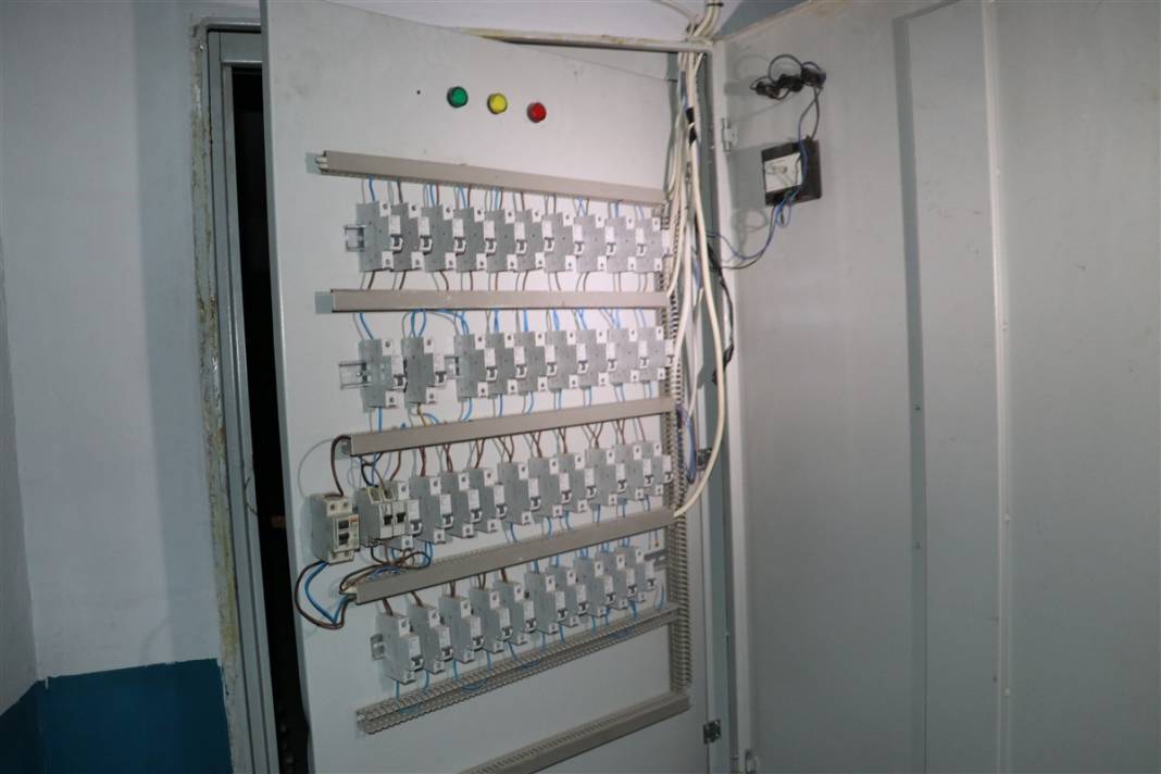 Polis böyle girdi! Hepsi gizli bölmeden çıktı... 18