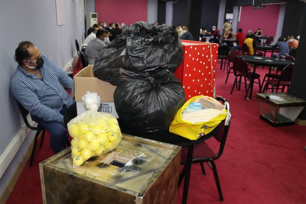 Polis böyle girdi! Hepsi gizli bölmeden çıktı... 20