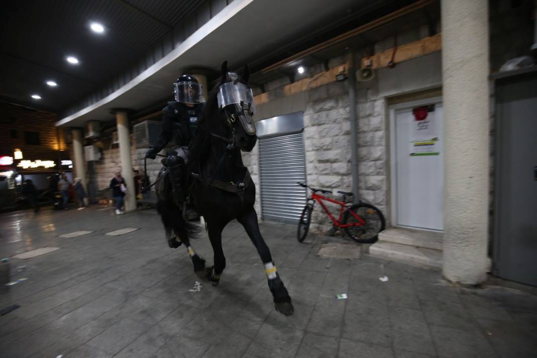 İsrail durmuyor! Bu kez Şam Kapısı'nda müdahale başladı 8