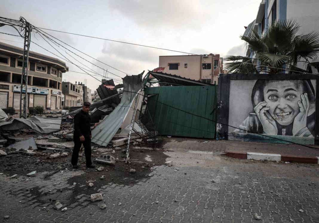 İsrail ordusu Gazze'yi yerle bir etti: Bombardıman sonrası çarpıcı fotoğraflar 29