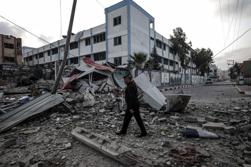 İsrail ordusu Gazze'yi yerle bir etti: Bombardıman sonrası çarpıcı fotoğraflar 36