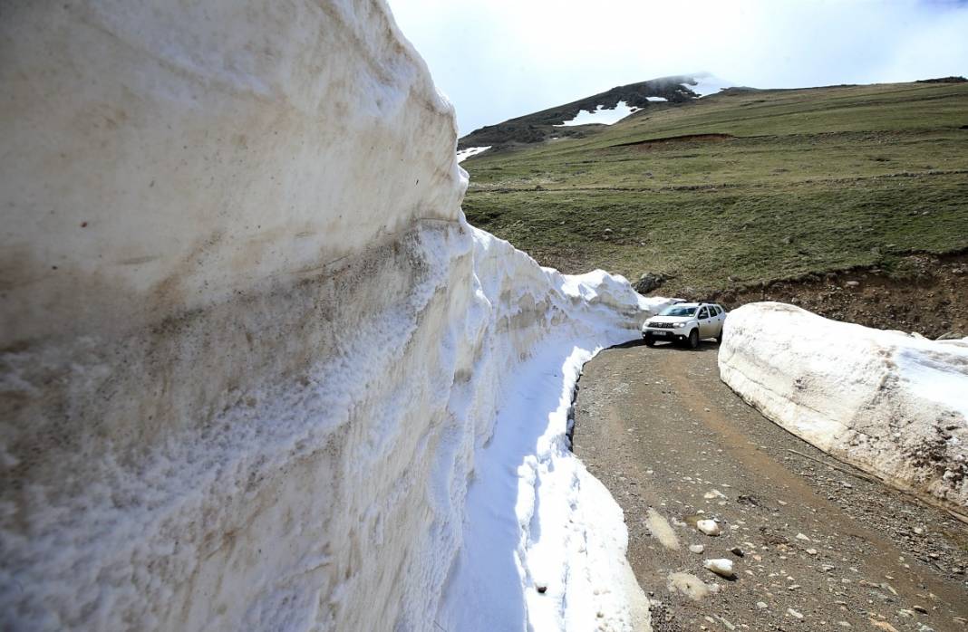 Görüntülerden Türkiye'den: Mayıs ortasında kar şöleni 6