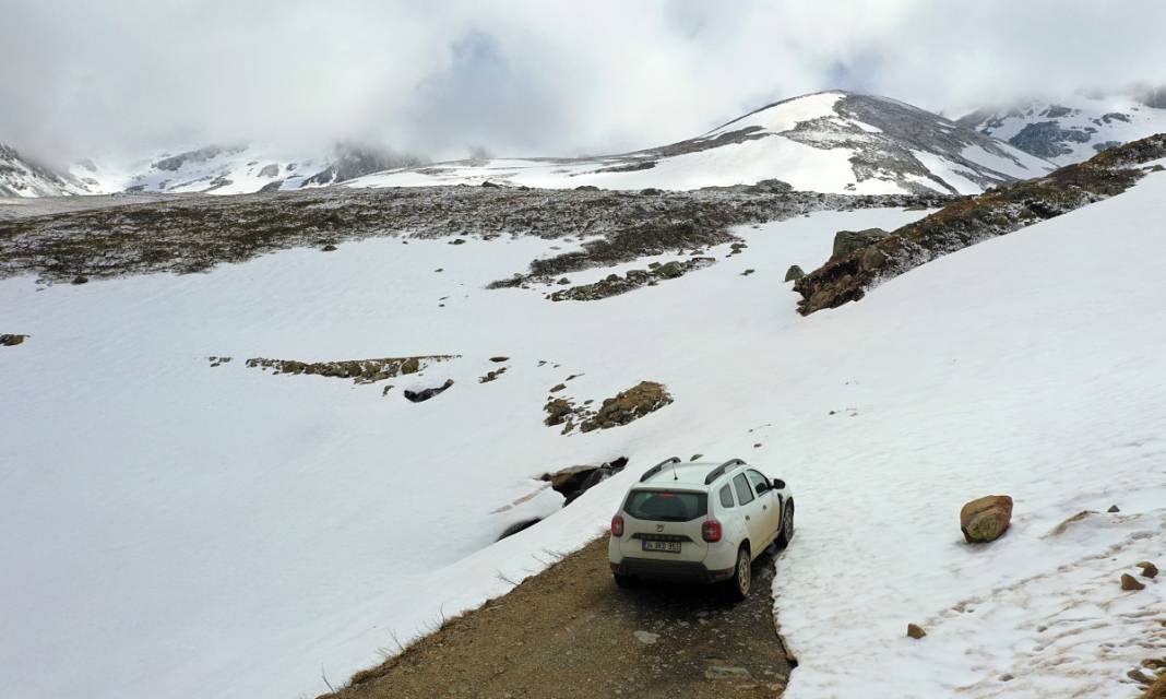 Görüntülerden Türkiye'den: Mayıs ortasında kar şöleni 8