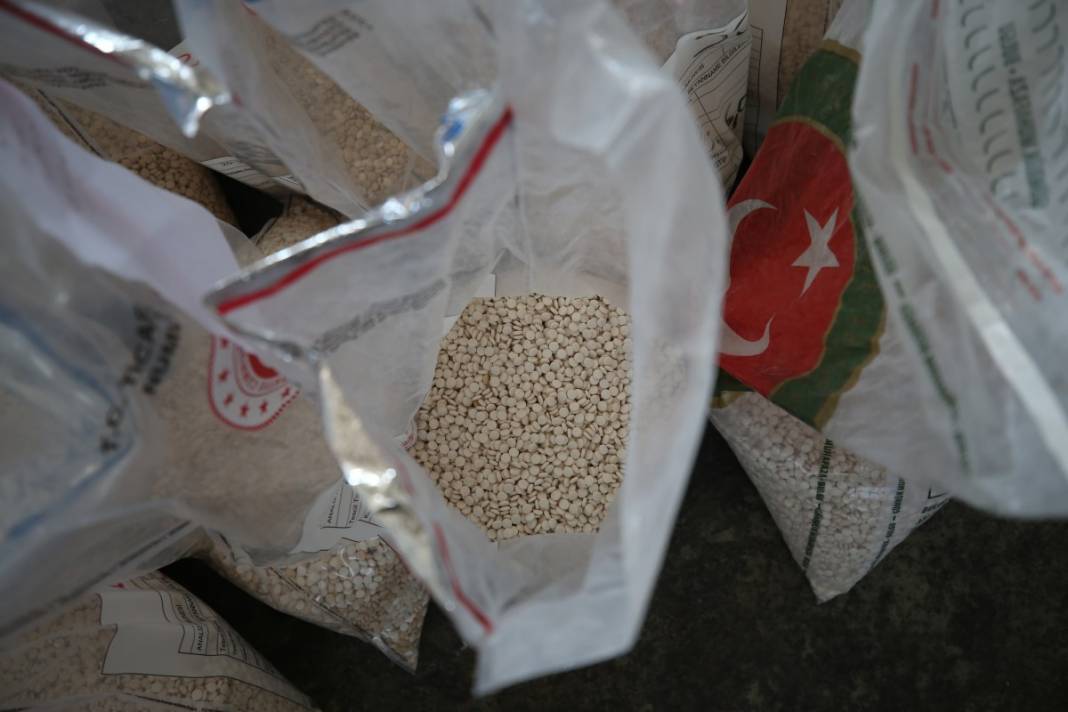 Son büyük baskında ele geçirildi: 'Bina taşı'ndan kilolarca hap çıktı 3