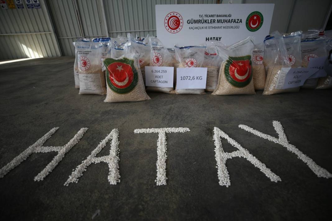 Son büyük baskında ele geçirildi: 'Bina taşı'ndan kilolarca hap çıktı 7